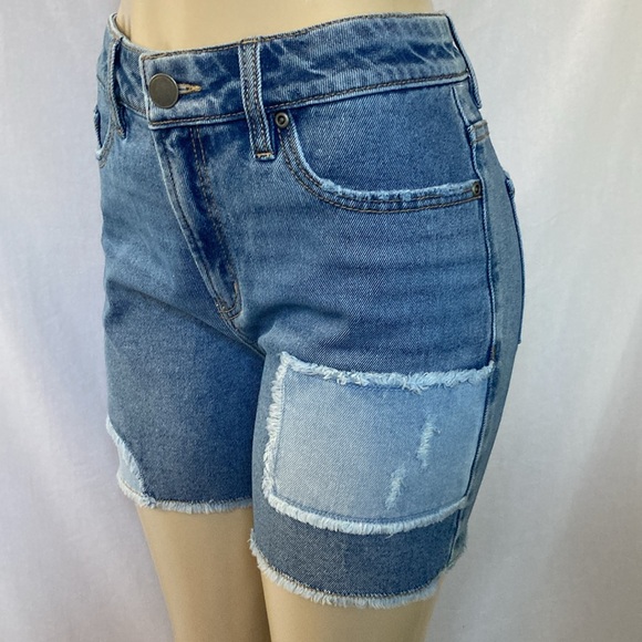SALE!!! WESTBOUND Jean Blue Denim Shorts Size 10 Patch Embellished Fray Hem NWOT - Picture 7 of 8